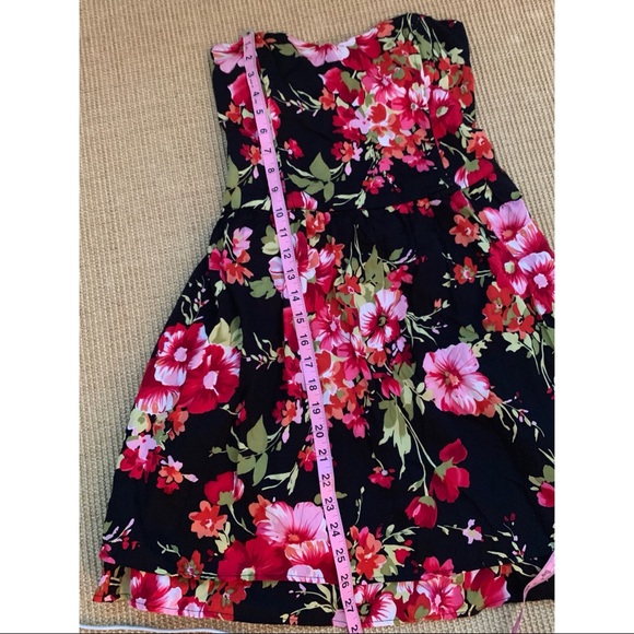 UO sweetheart neck fit & flare strapless sundress - Picture 4 of 9